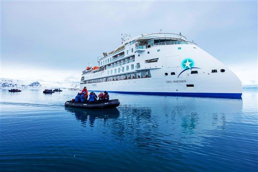 Schiff Greg Mortimer und Zodiac Antarktis