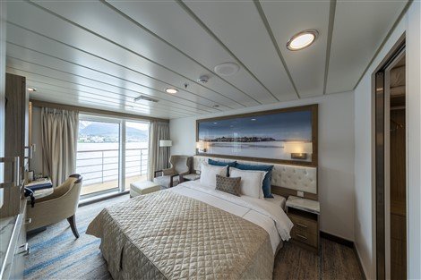 Greg Mortimer Captain's Suite