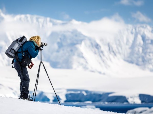 Fotografie Eisberge und schneebedeckte Berge Antarktis